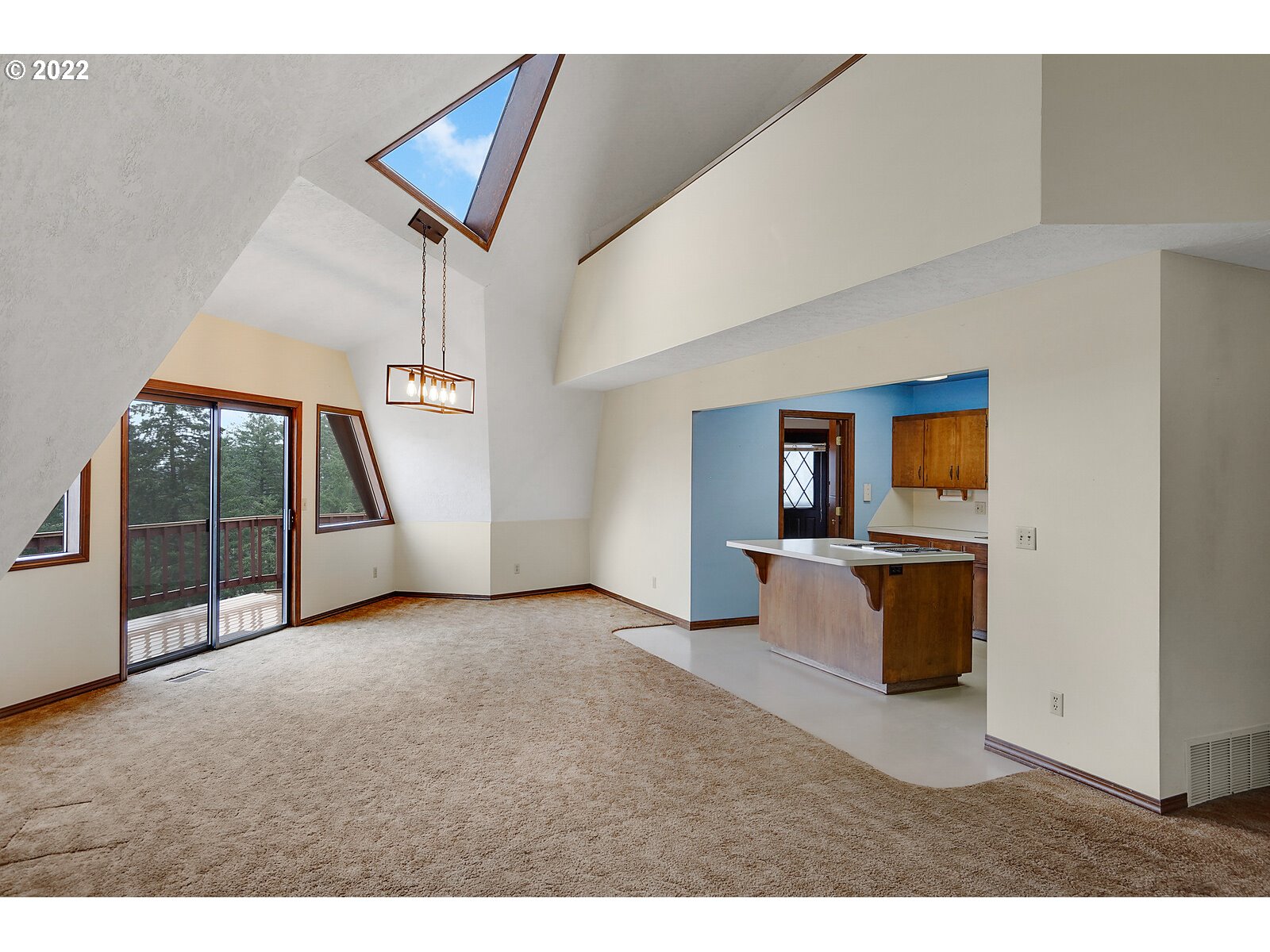 4260 Victor Point Road Northeast Silverton, OR 97381 - Photo 5 of 32