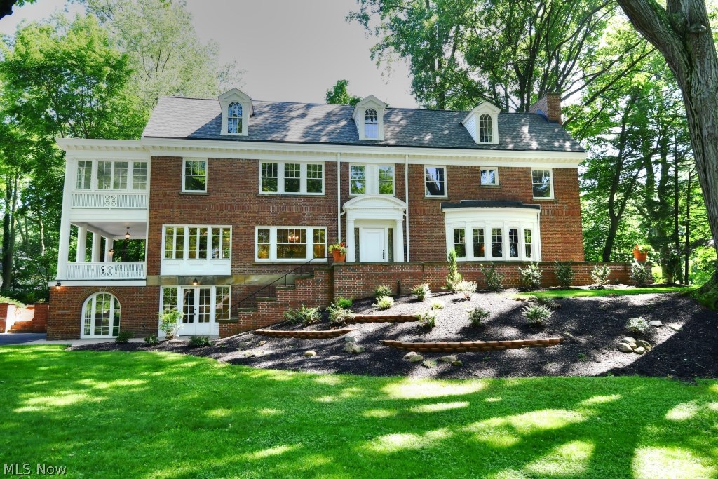 2565 Stratford Road Cleveland, OH 44118 - Photo 1 of 35 Gallery Image 1
