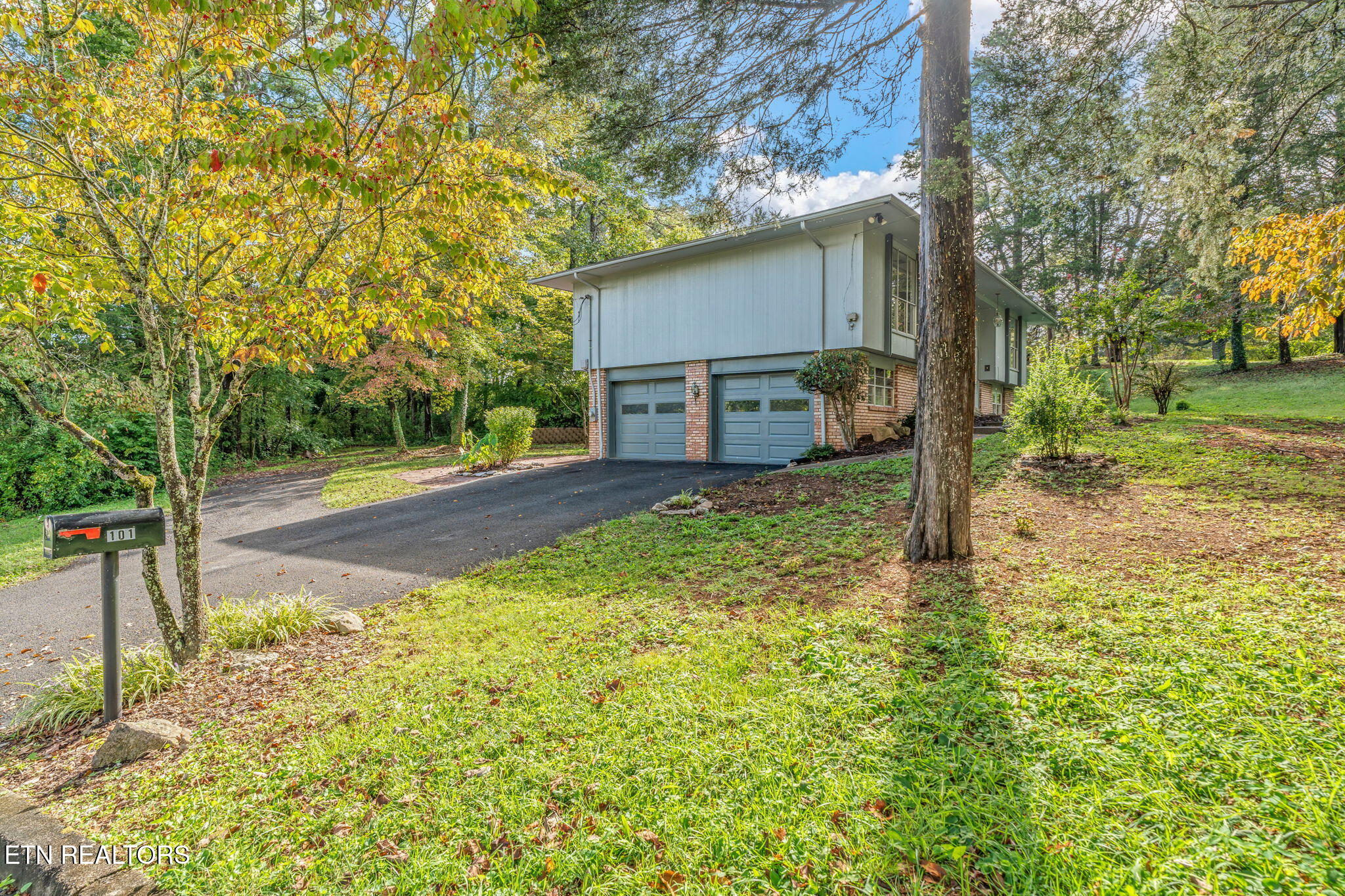 101 Newport Drive Oak Ridge, TN 37830 - Photo 41 of 51 Side of home