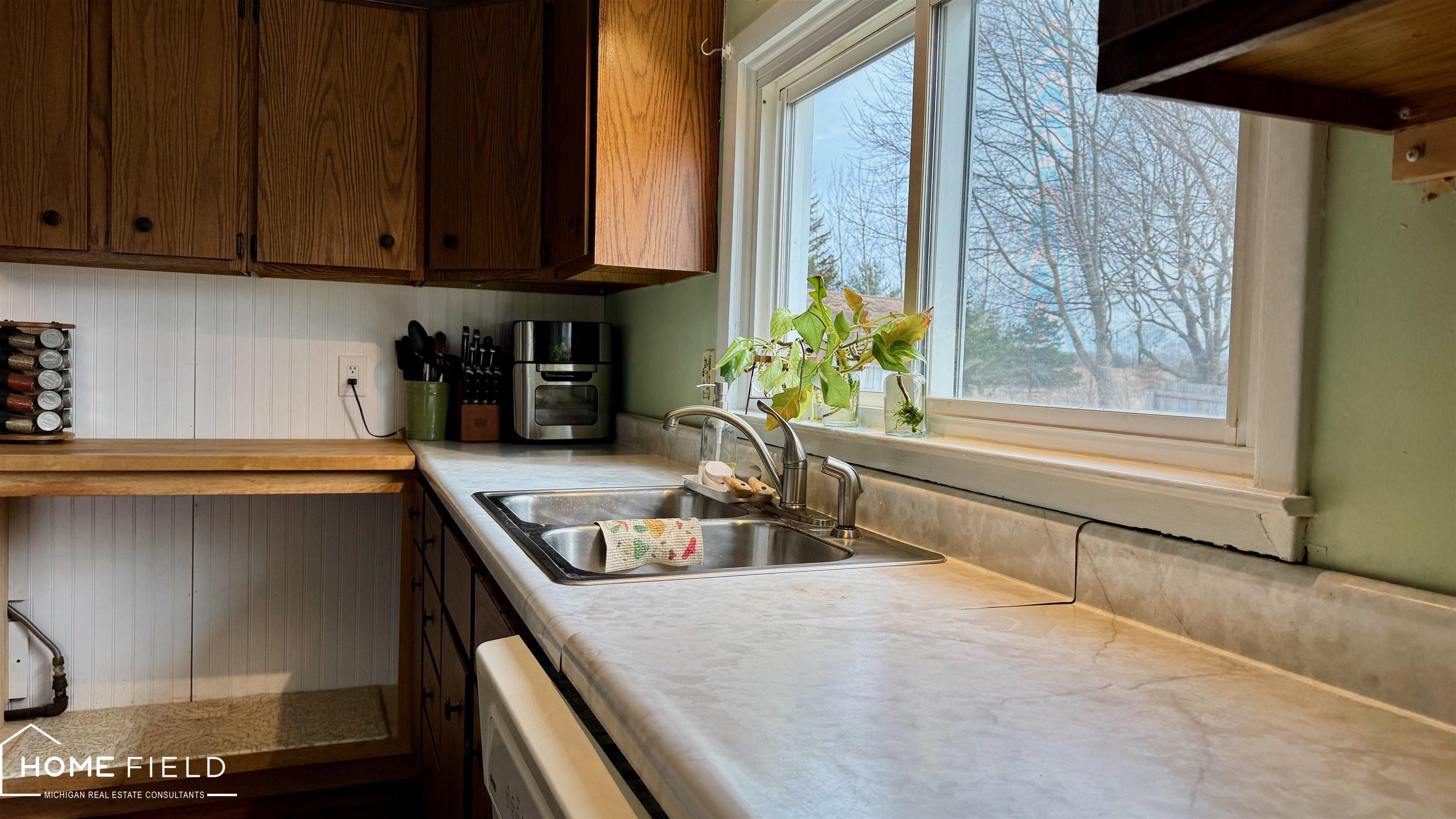 1395 Aiken Road Owosso, MI 48867 - Photo 4 of 34