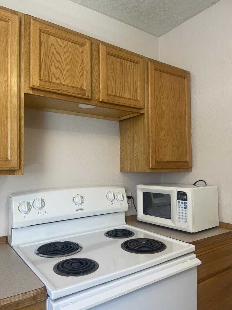 614 South Main Street Riggins, ID 83549 - Photo 16 of 70 Unit A kitchen, Unit A kitchen - please note new oven has been installed