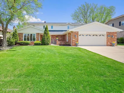 $869,000 | 6457 Rodgers Drive, Willowbrook, IL 60527