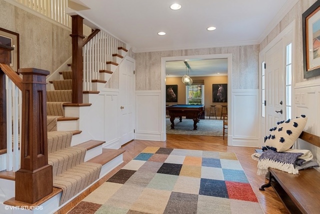 275 Coachmaker Road Northbrook, IL 60062 - Photo 3 of 33 a view of entryway with a rug and a rug