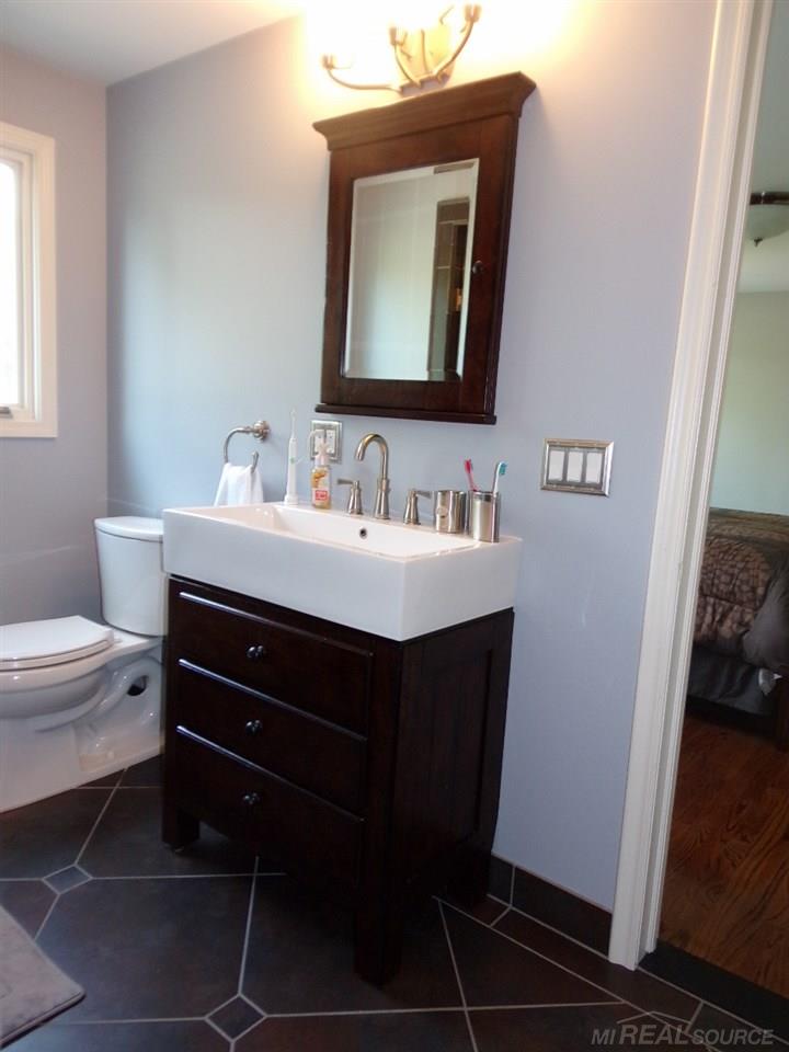 1070 North Renaud Road Grosse Pointe Woods, MI 48236 - Photo 42 of 50