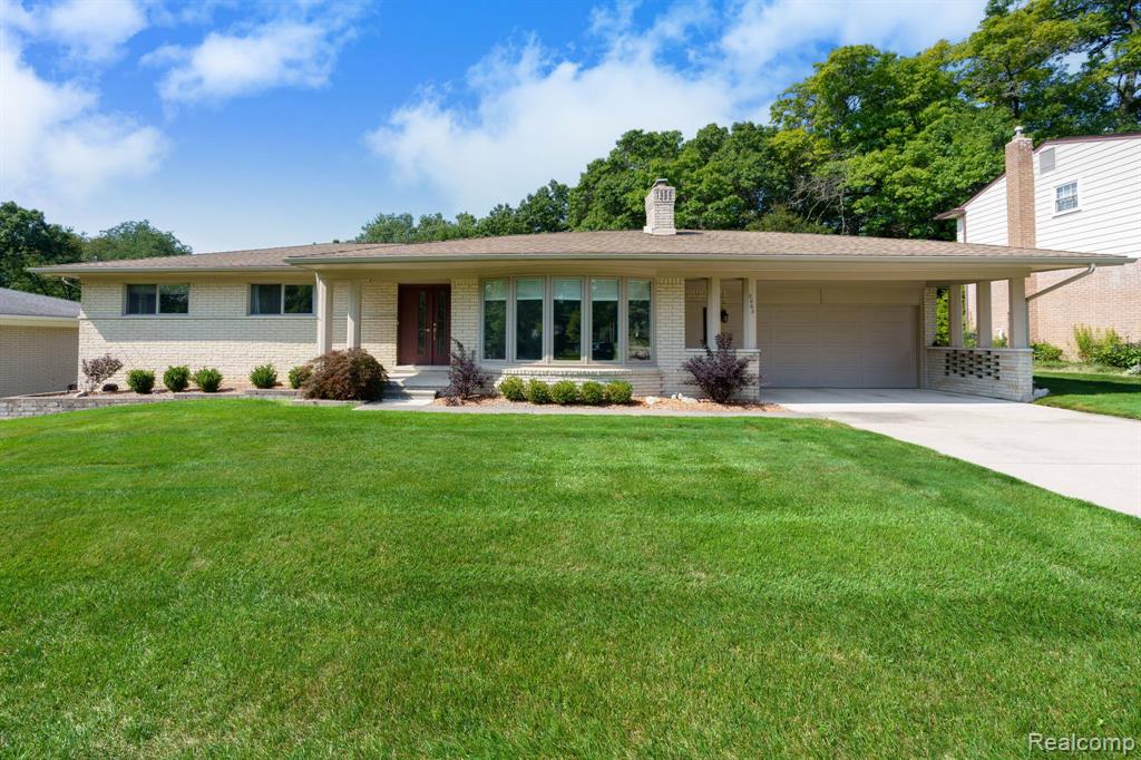 2063 Avoncrest Drive Rochester Hills, MI 48309 - Photo 1 of 40