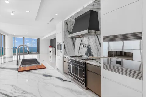 $9,985,000 | 17975 Collins Avenue, Unit N1802, Sunny Isles Beach, FL 33160