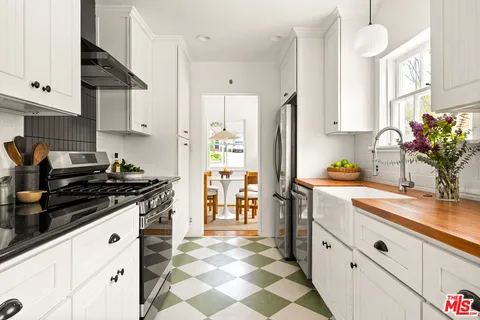 $899,000 | 734 East Mendocino Street, Altadena, CA 91001