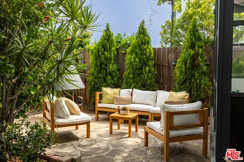 $899,000 | 734 East Mendocino Street, Altadena, CA 91001