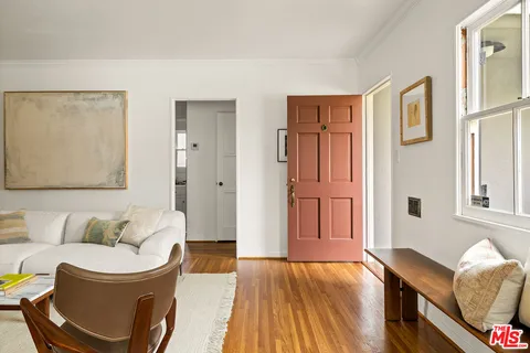 $899,000 | 734 East Mendocino Street, Altadena, CA 91001