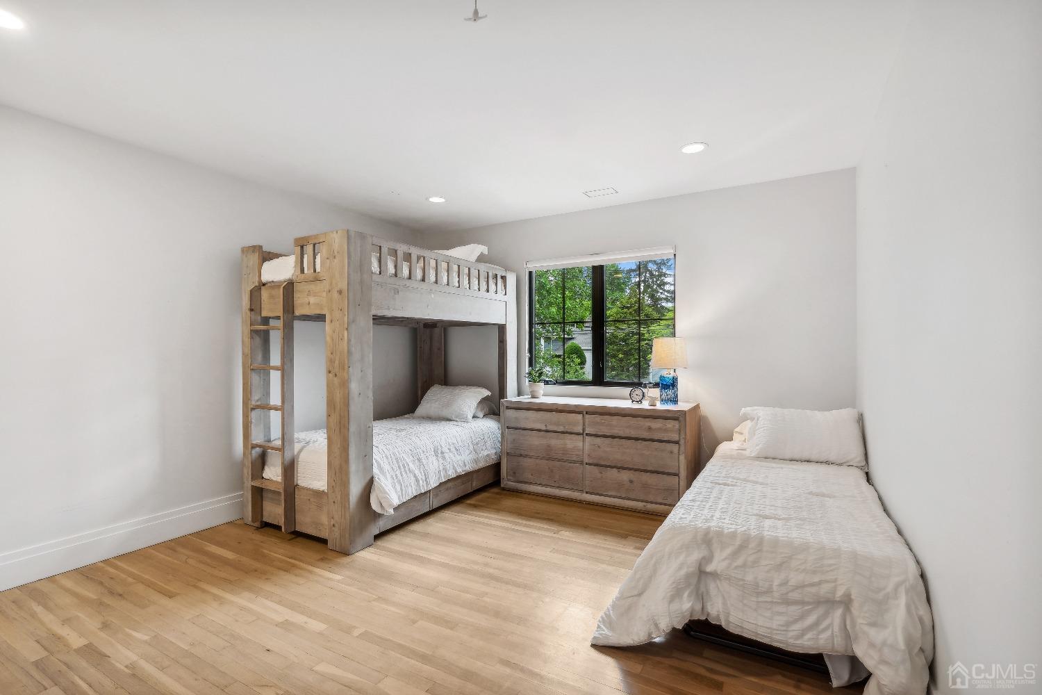 13 Brookfall Road Edison, NJ 08817 - Photo 11 of 29 Gallery Image 11