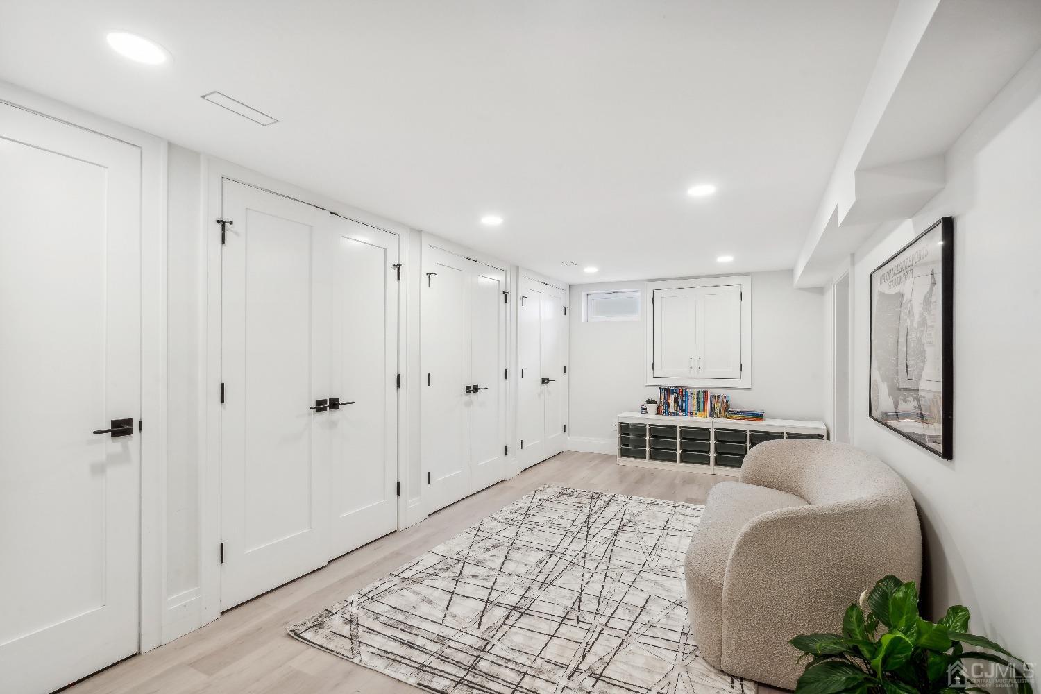 13 Brookfall Road Edison, NJ 08817 - Photo 19 of 29 Gallery Image 19