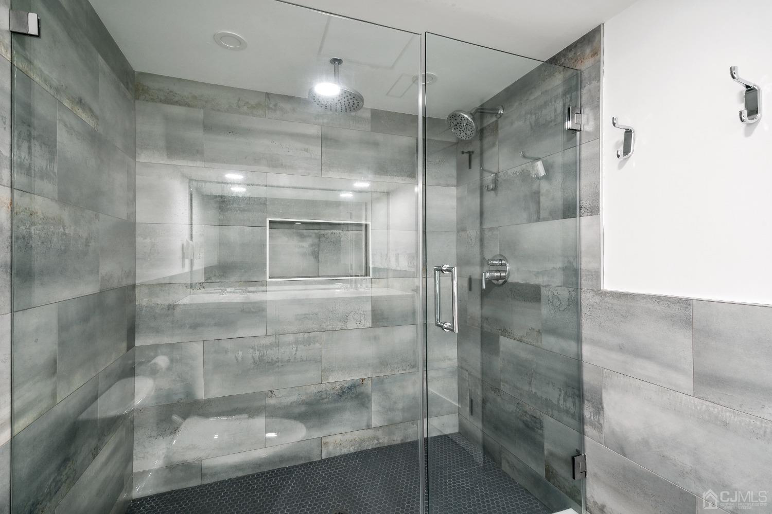13 Brookfall Road Edison, NJ 08817 - Photo 21 of 29 Gallery Image 21
