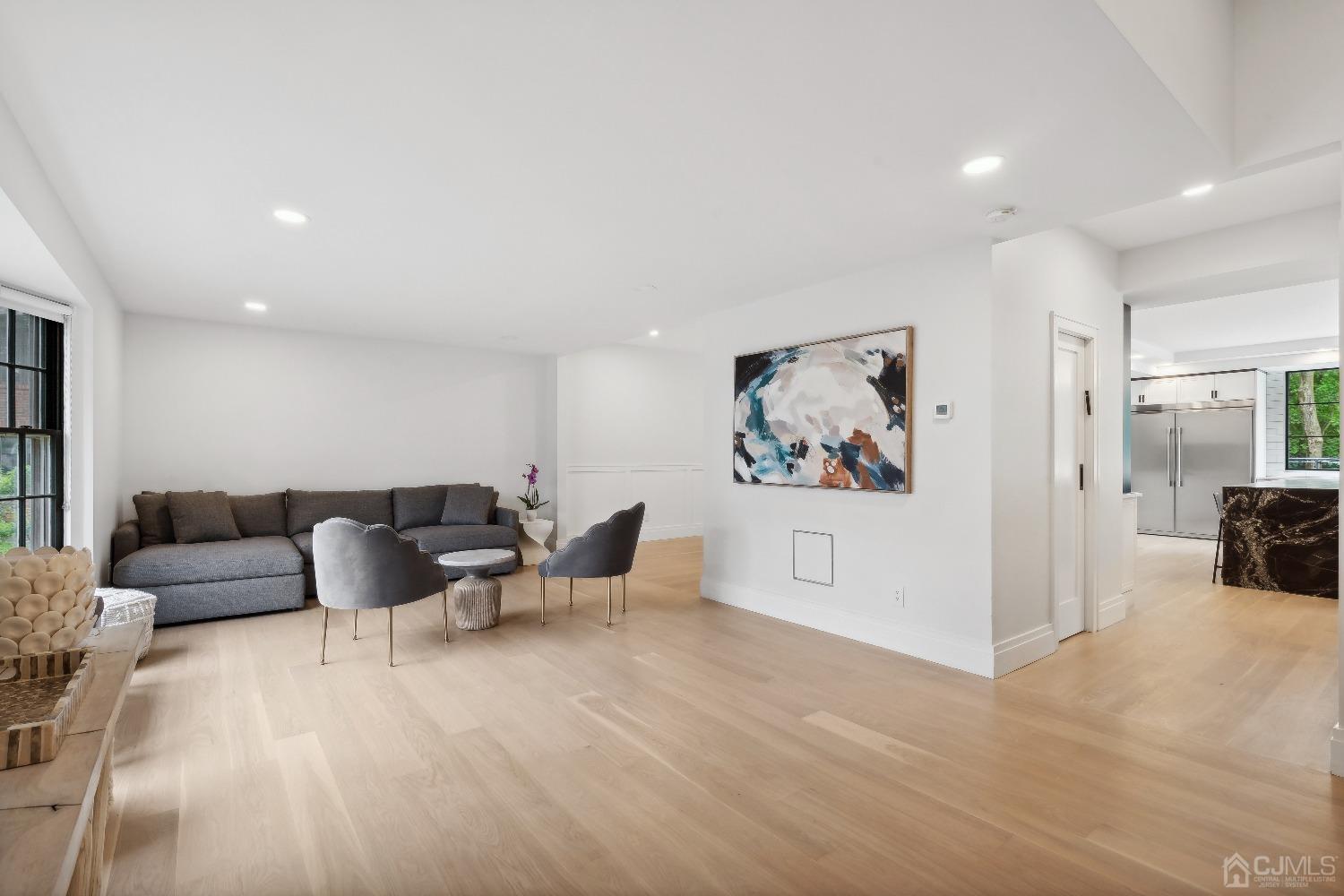 13 Brookfall Road Edison, NJ 08817 - Photo 3 of 29 Gallery Image 3