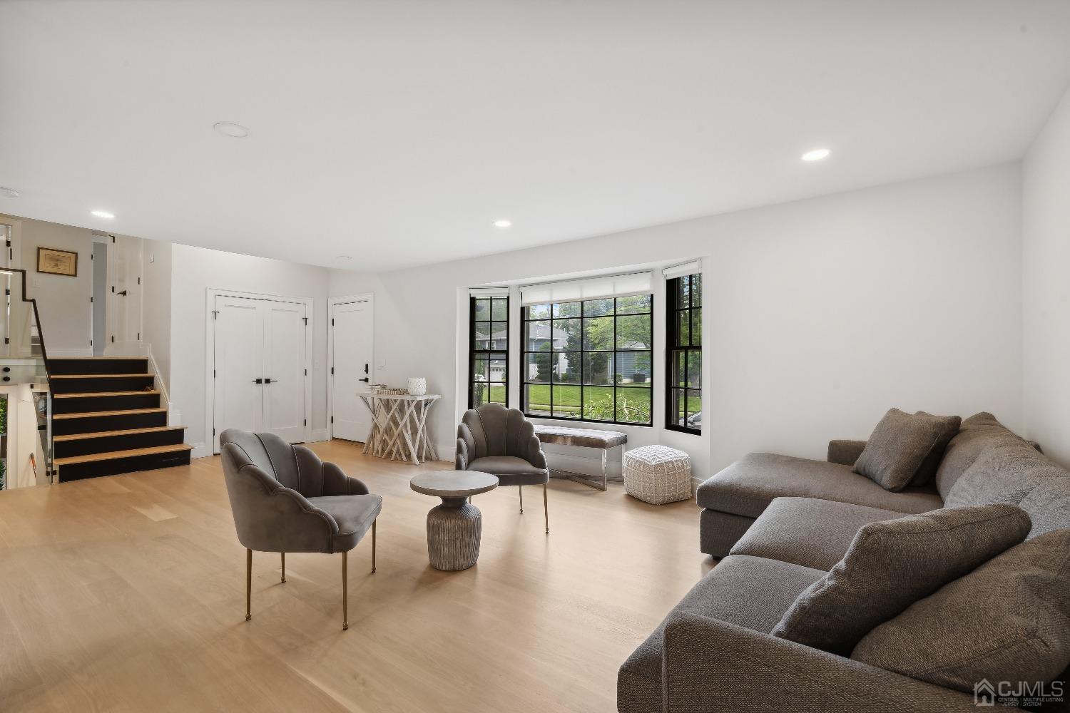 13 Brookfall Road Edison, NJ 08817 - Photo 4 of 29 Gallery Image 4