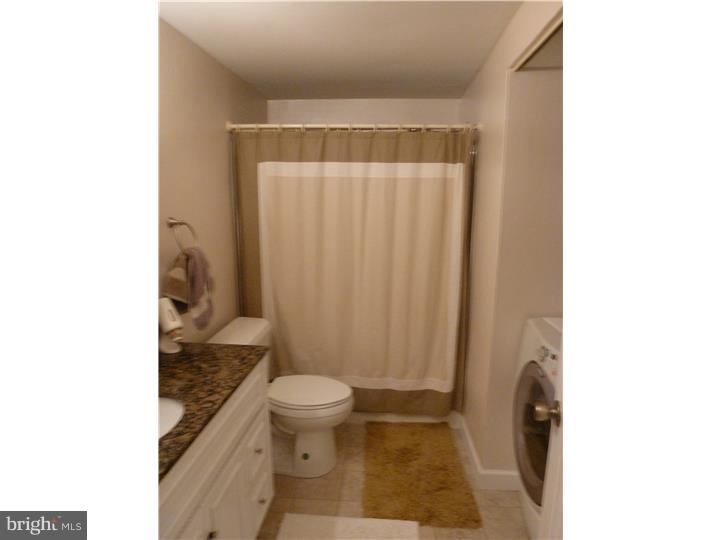 2914 State Hill Road, Unit D1 Wyomissing, PA 19610 - Photo 16 of 21 Bathroom