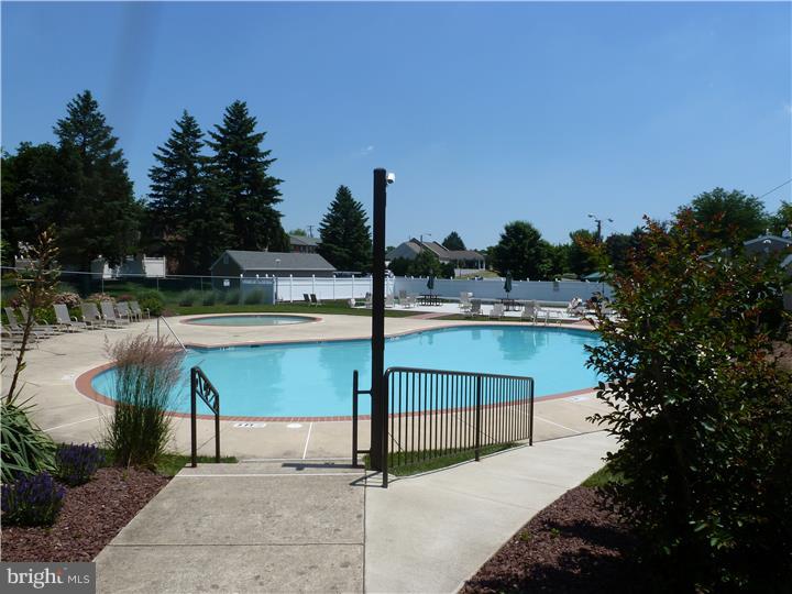 2914 State Hill Road, Unit D1 Wyomissing, PA 19610 - Photo 21 of 21 Pool