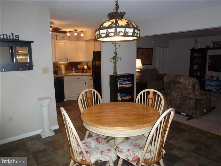 2914 State Hill Road, Unit D1 Wyomissing, PA 19610 - Photo 4 of 21 Dining Room