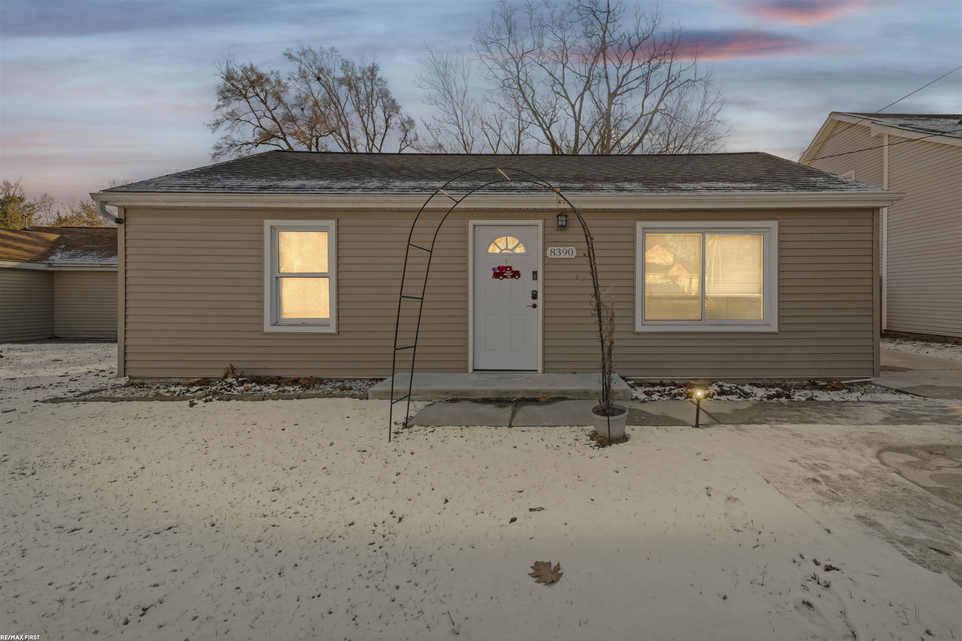 8390 Millis Road Utica, MI 48317 - Photo 5 of 26 50199318-B605A523-CF0D-4BA7-A892-7B84D7717A54.JPG