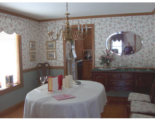127 Lexington Road Dracut, MA 01826 - Photo 3 of 6 Gallery Image 3