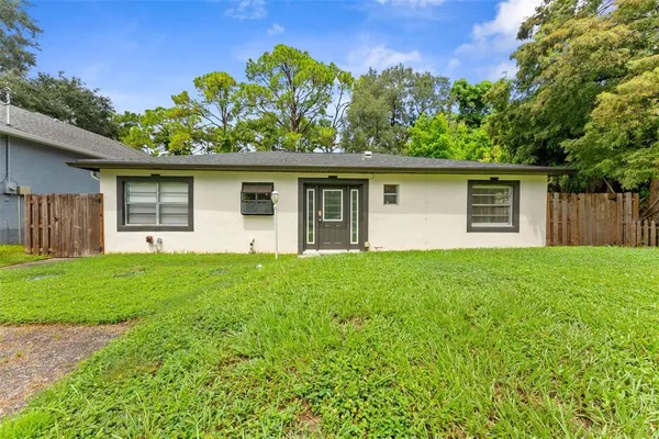 $2,700 | 7327 Winchester Drive, Tampa, FL 33615