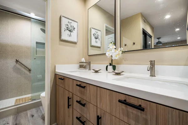 $2,700 | 255 VÃa Rengo, Palm Desert, CA 92260