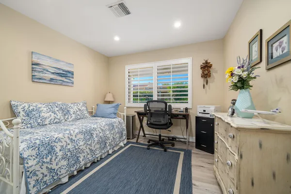 $2,700 | 255 VÃa Rengo, Palm Desert, CA 92260