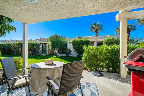 $2,700 | 255 VÃa Rengo, Palm Desert, CA 92260