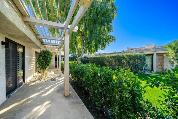 $2,700 | 255 VÃa Rengo, Palm Desert, CA 92260