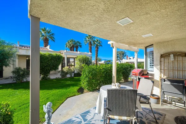 $2,700 | 255 VÃa Rengo, Palm Desert, CA 92260