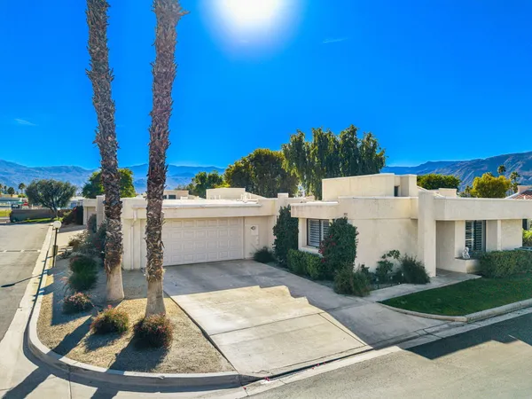 $2,700 | 255 VÃa Rengo, Palm Desert, CA 92260