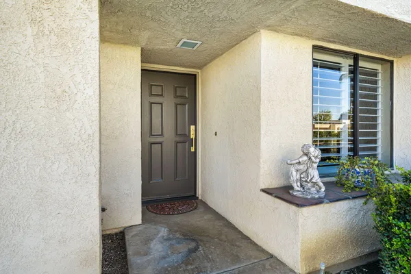 $2,700 | 255 VÃa Rengo, Palm Desert, CA 92260