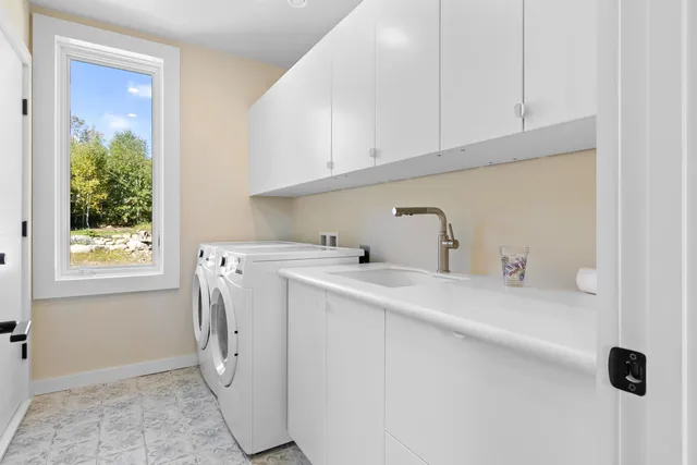 $989,000 | 11 Iron Bluff Road, Lincolnville, ME 04849