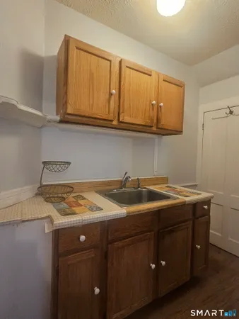 $2,400 | 53-55 Laurel Street, Unit 55, Manchester, CT 06040