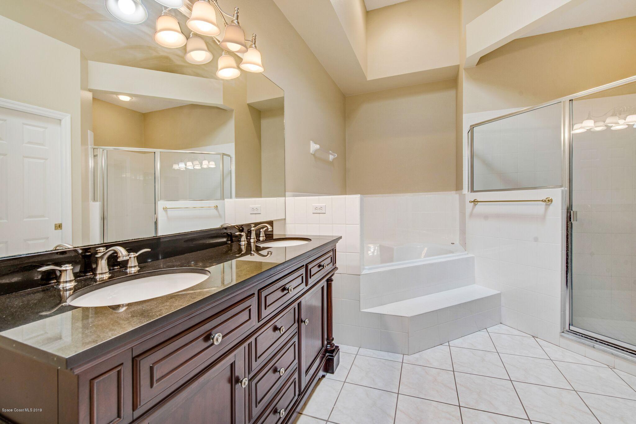 468 Renaissance Avenue Melbourne, FL 32940 - Photo 15 of 27 Master bath