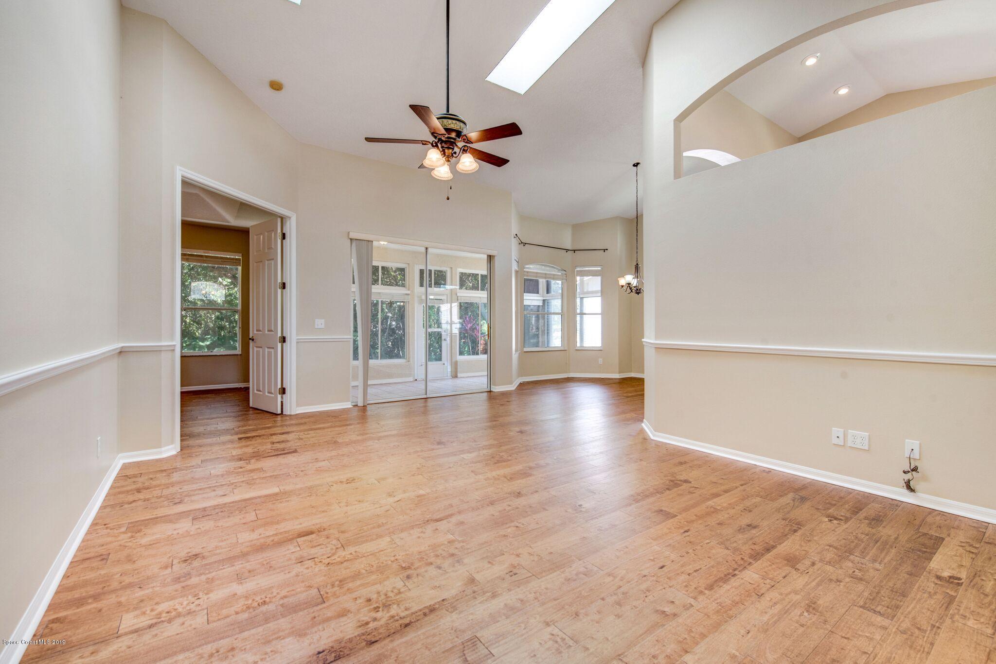 468 Renaissance Avenue Melbourne, FL 32940 - Photo 4 of 27 Living