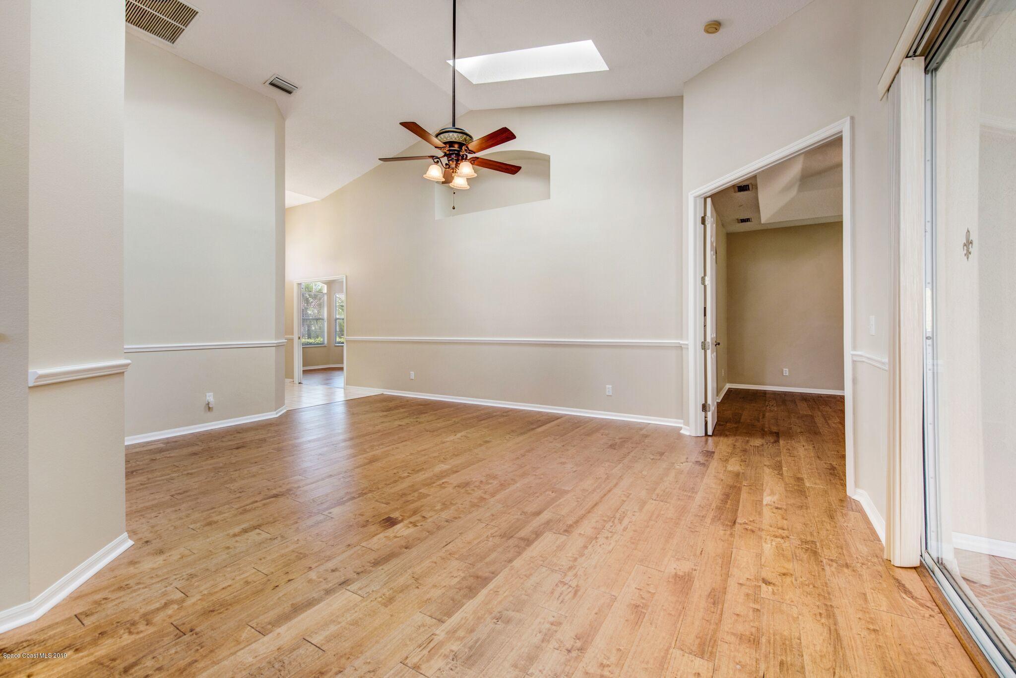 468 Renaissance Avenue Melbourne, FL 32940 - Photo 6 of 27 Living 3
