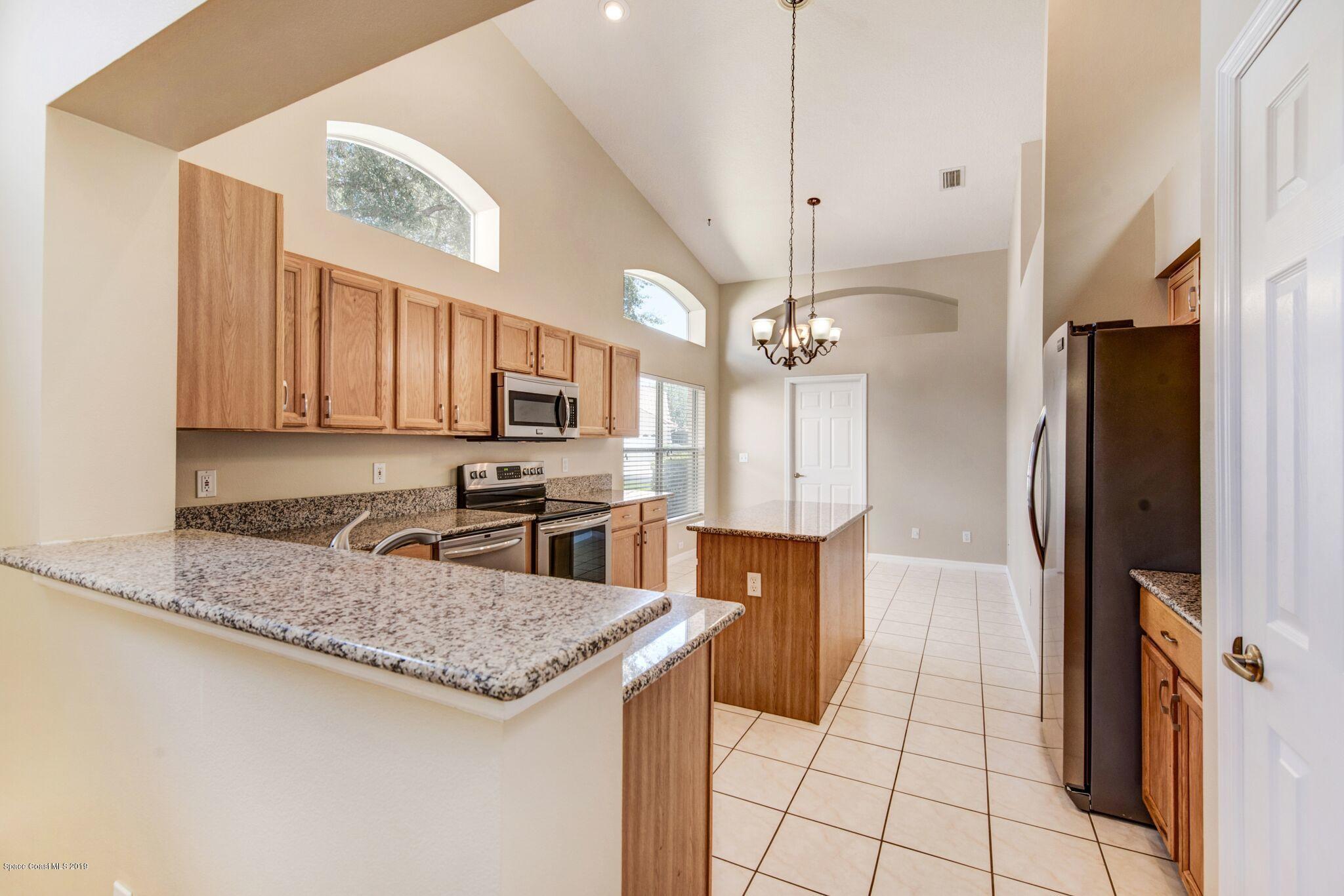 468 Renaissance Avenue Melbourne, FL 32940 - Photo 10 of 27 Kitchen