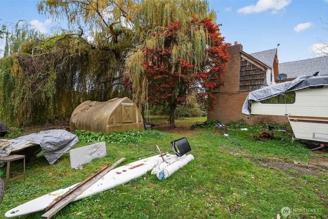 a view of an outdoor space and a yard