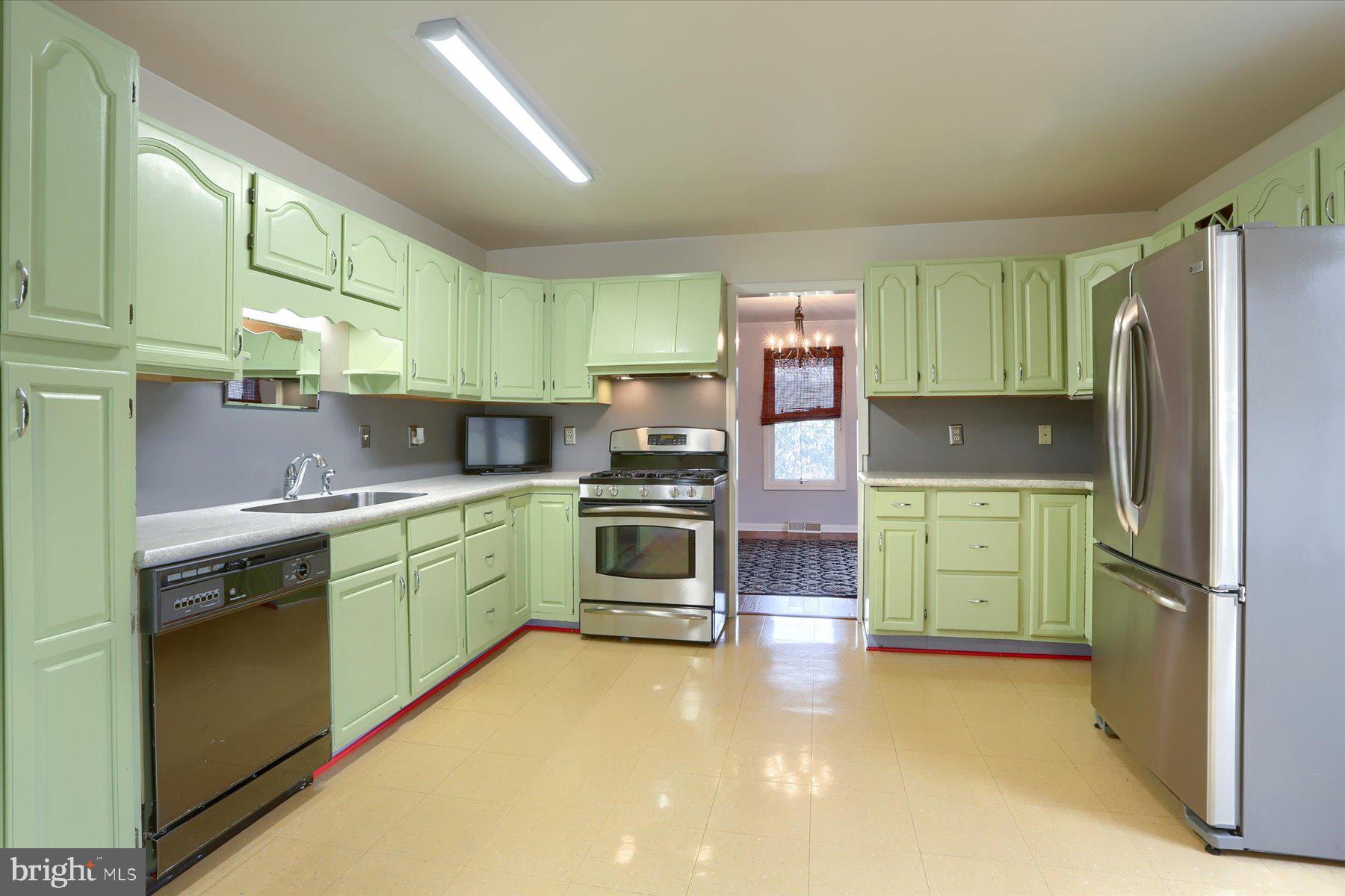 1508 Roundtop Road Middletown, PA 17057 - Photo 9 of 48 Kitchen
