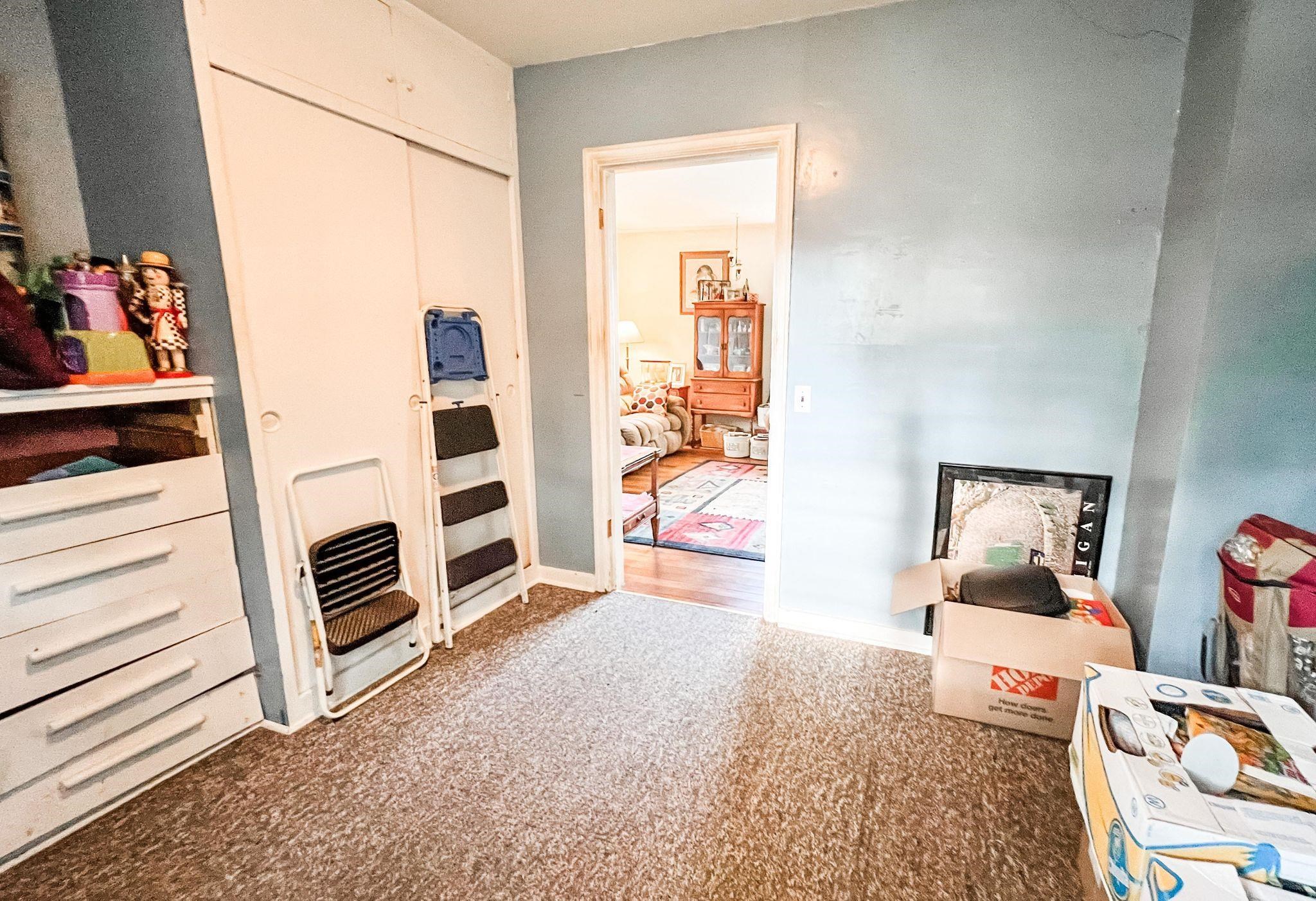 402 East Sugnet Road Midland, MI 48642 - Photo 9 of 14 1913601-8.JPG