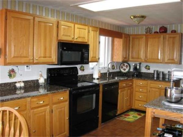 41 Devine Road Randolph, MA 02368 - Photo 13 of 29 Gallery Image 13