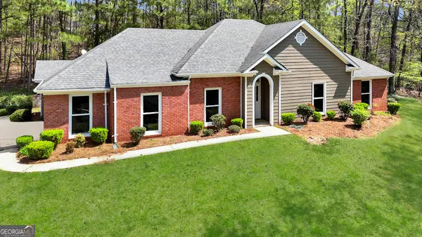 $295,000 | 16 River Point Drive, LaGrange, GA 30240