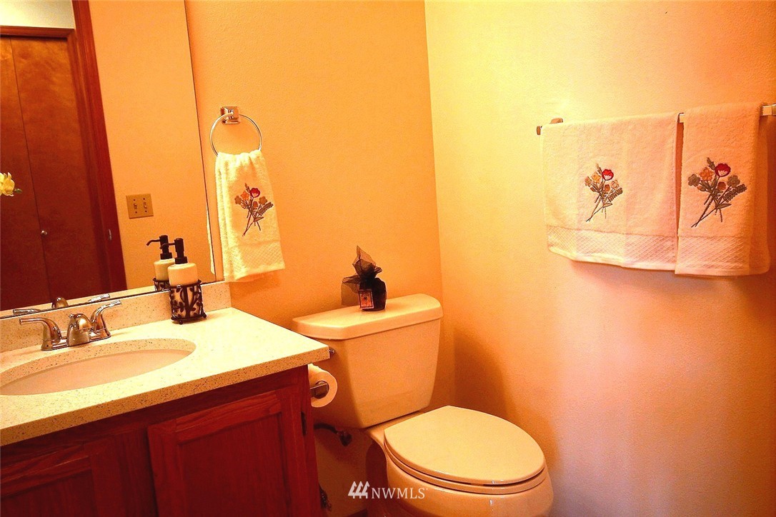 10340 Southeast 187th Place Renton, WA 98055 - Photo 11 of 21