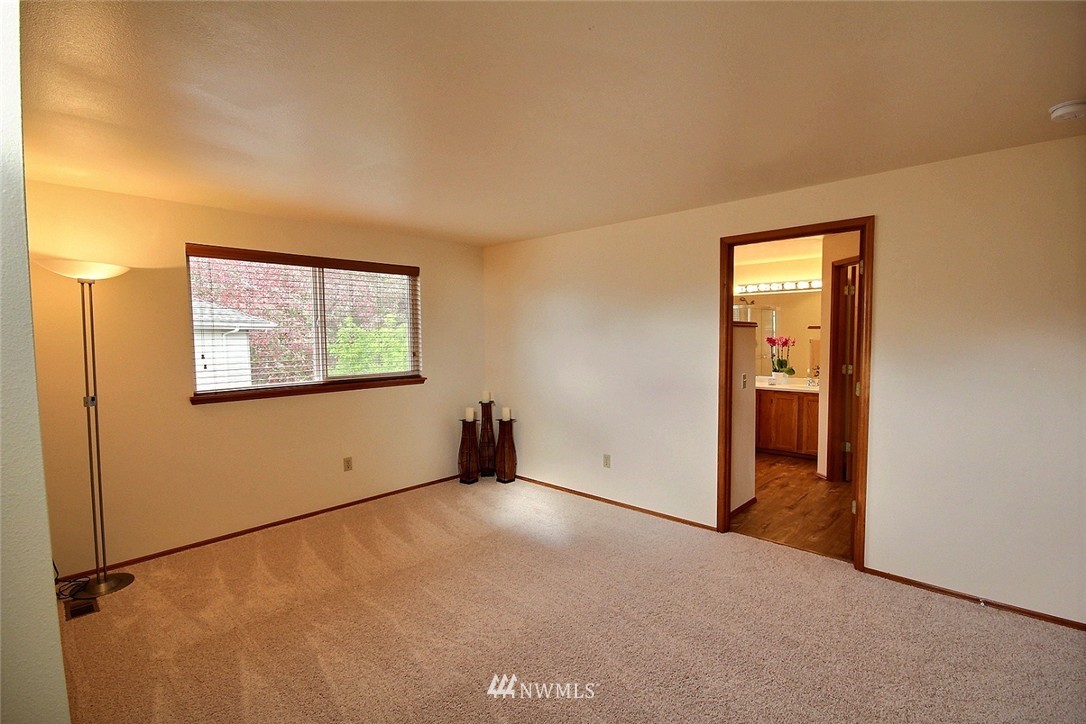 10340 Southeast 187th Place Renton, WA 98055 - Photo 14 of 21