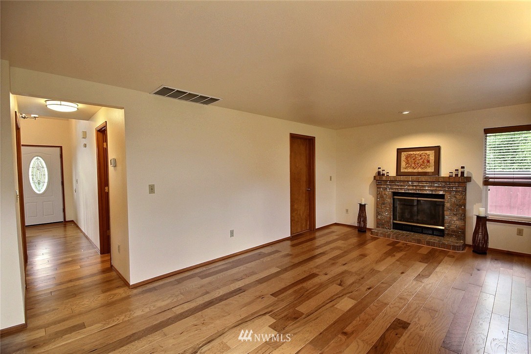 10340 Southeast 187th Place Renton, WA 98055 - Photo 10 of 21