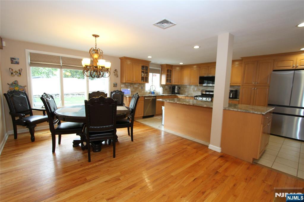 7 Stuart Street Waldwick, NJ 07463 - Photo 17 of 49