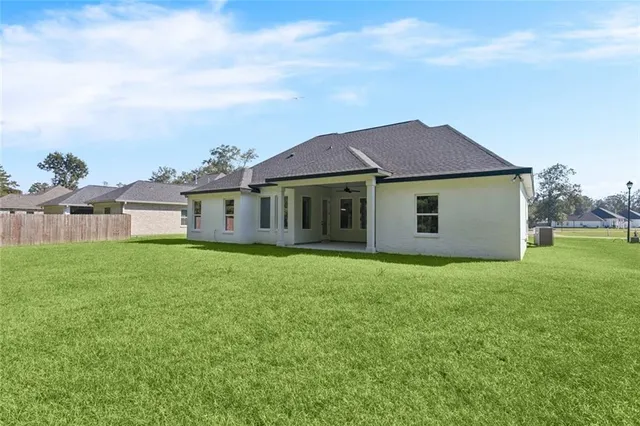 $425,000 | 23111 Rue De Bois, Ponchatoula, LA 70454