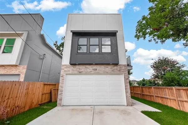 $380,000 | 90 Burress Street, Unit B, Houston, TX 77022