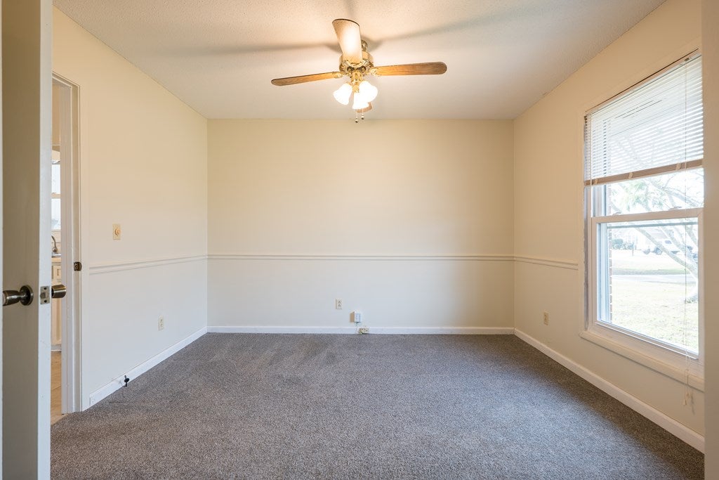 2909 Tara Road Valdosta, GA 31605 - Photo 7 of 38 Gallery Image 7