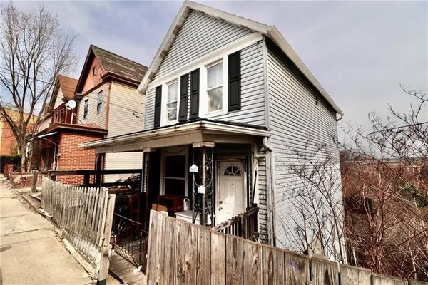 $54,900 | 1611 Ridge Avenue, Braddock, PA 15104